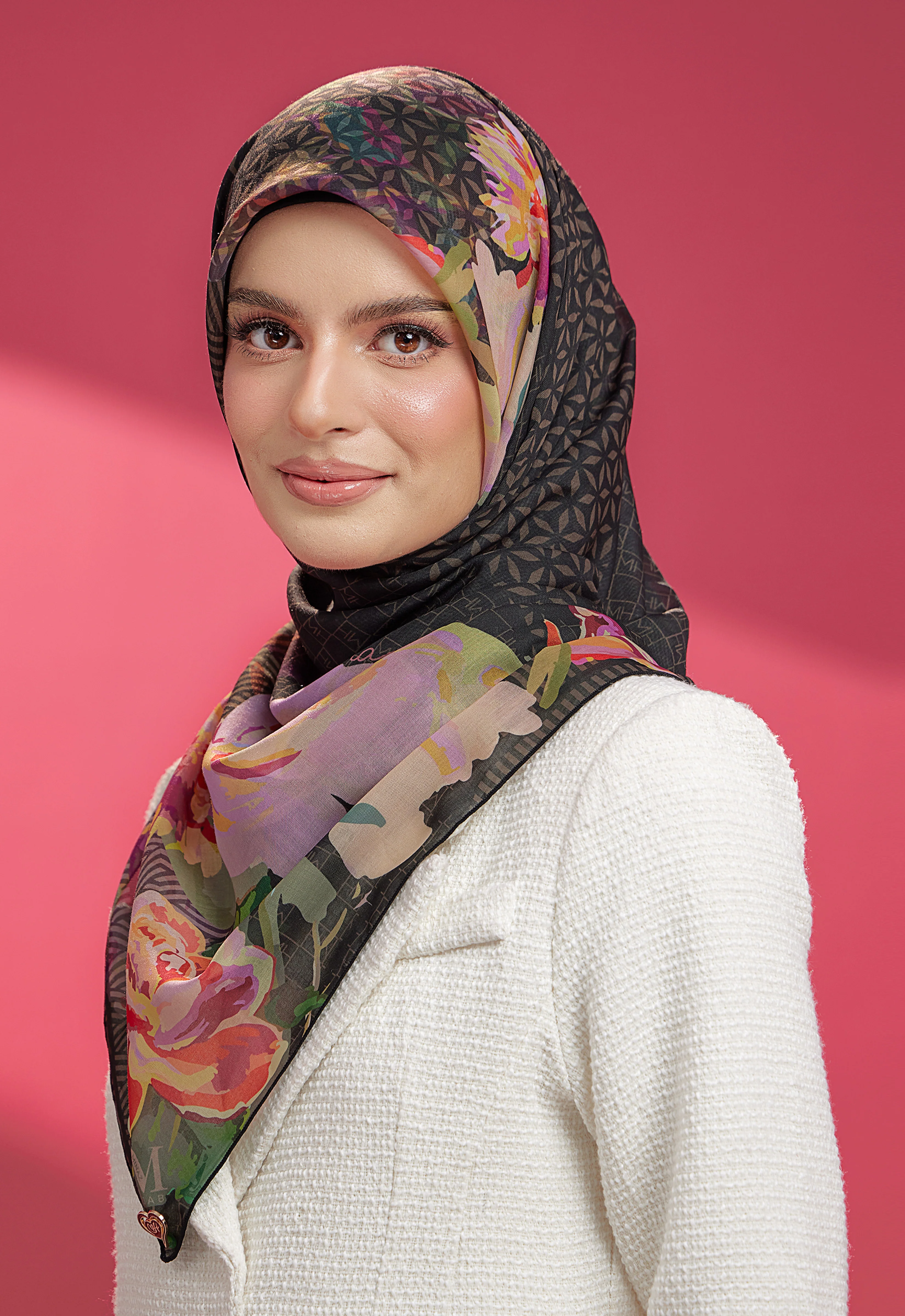 AMORA - BLACK - Image 5