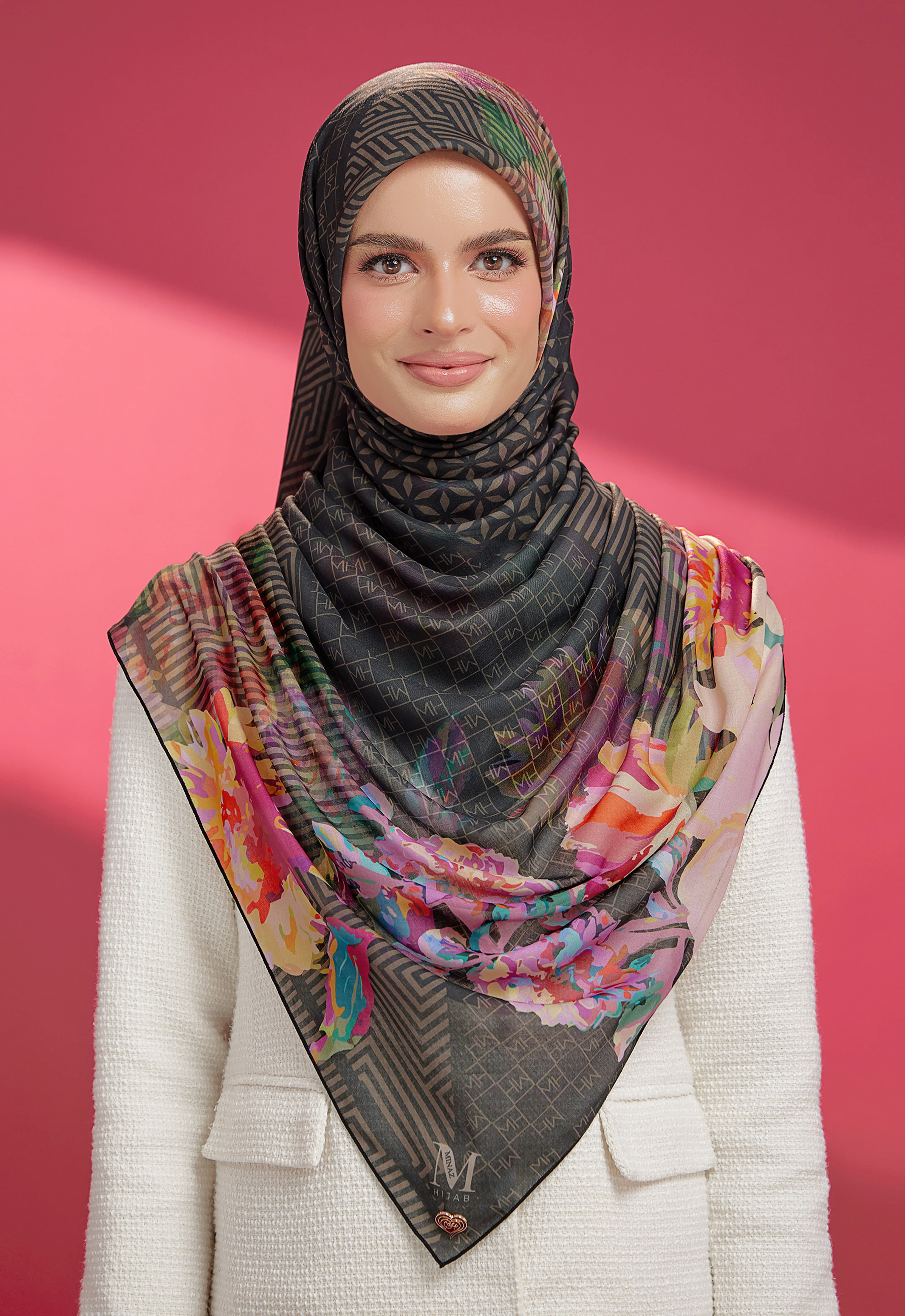 AMORA - BLACK - Image 7