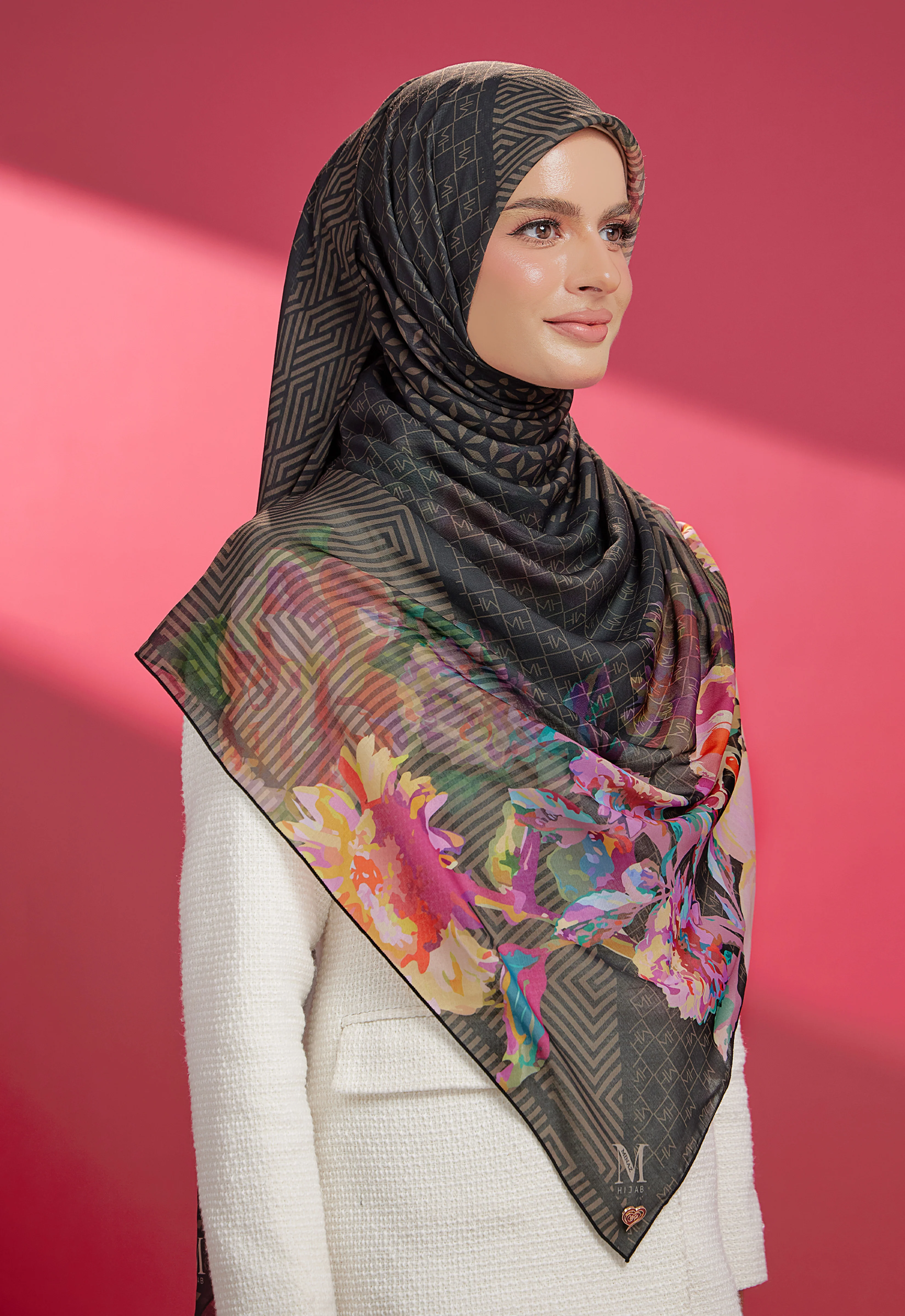 AMORA - BLACK - Image 8