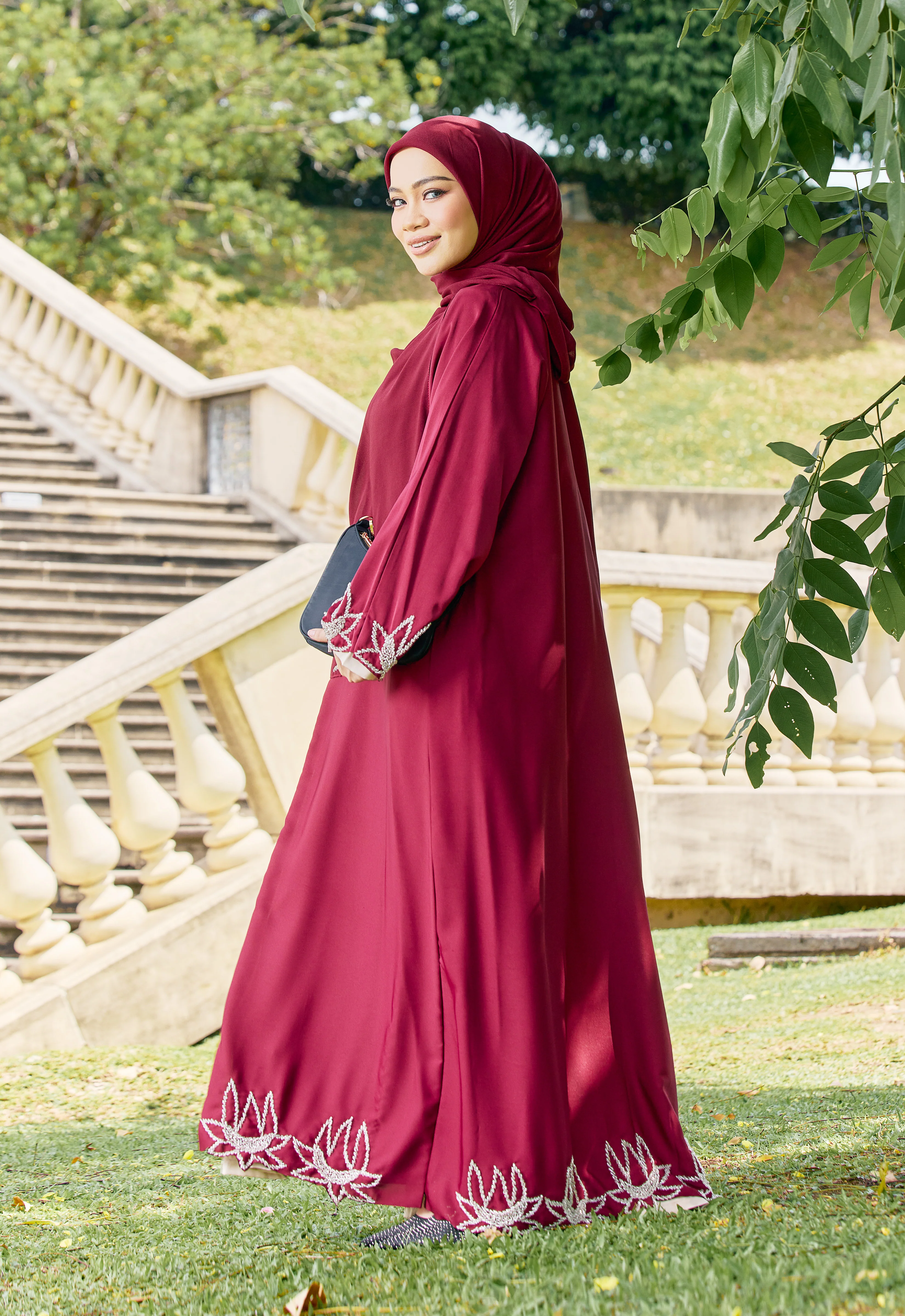 ELARAA LUXE ABAYA - MAROON - Image 3