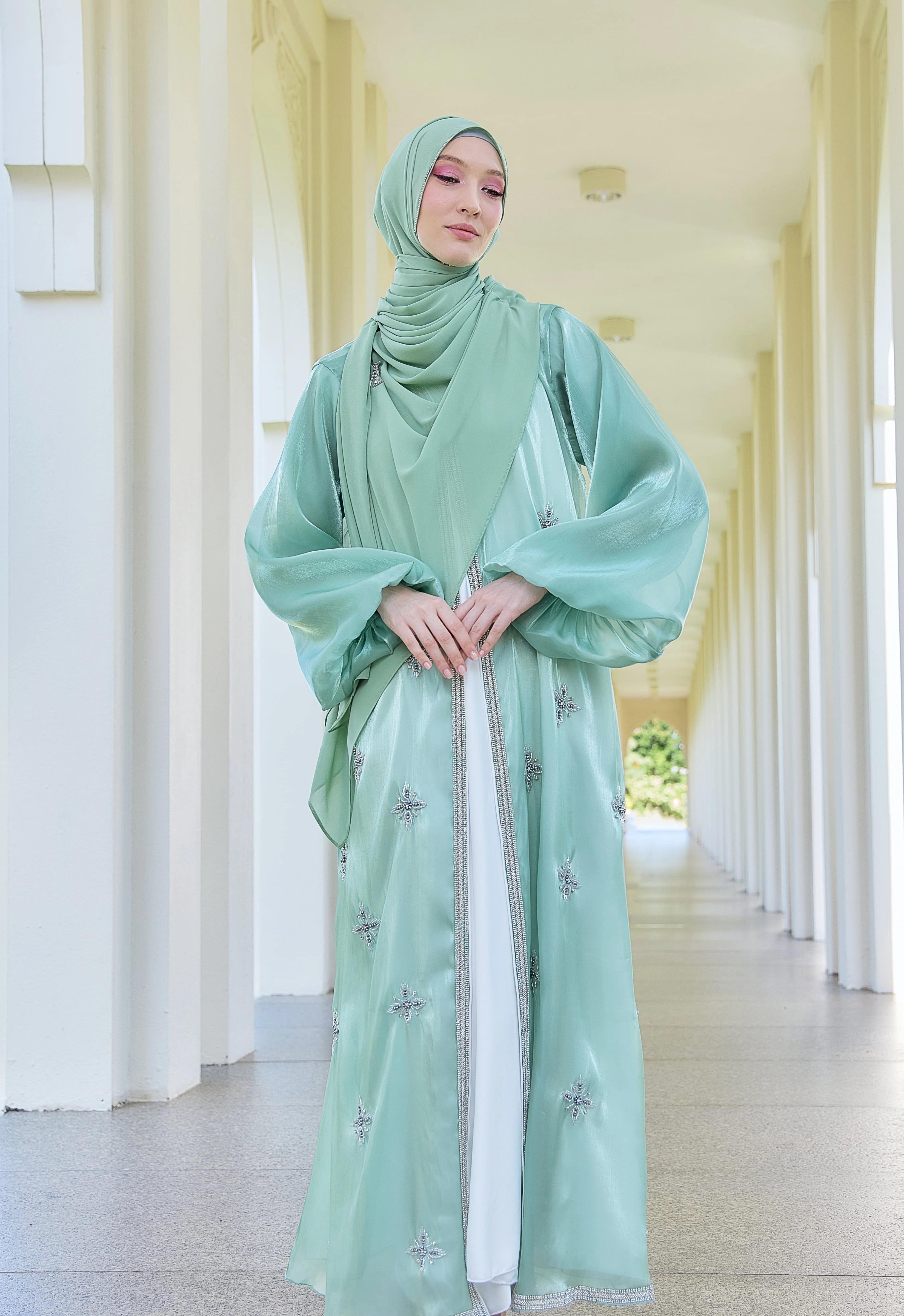 THALIA LUXE ABAYA - GREEN - Image 4