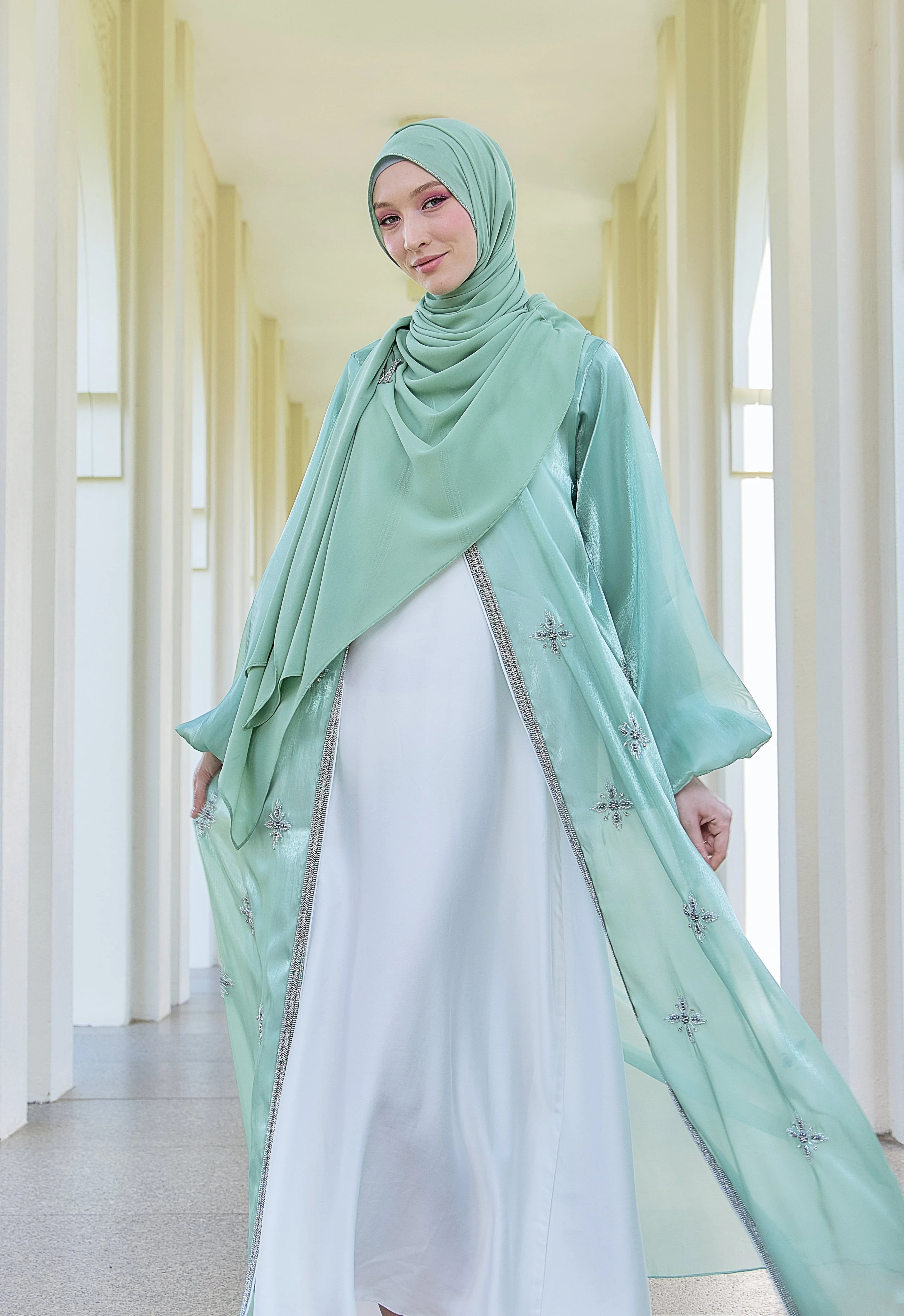 THALIA LUXE ABAYA - GREEN - Image 5